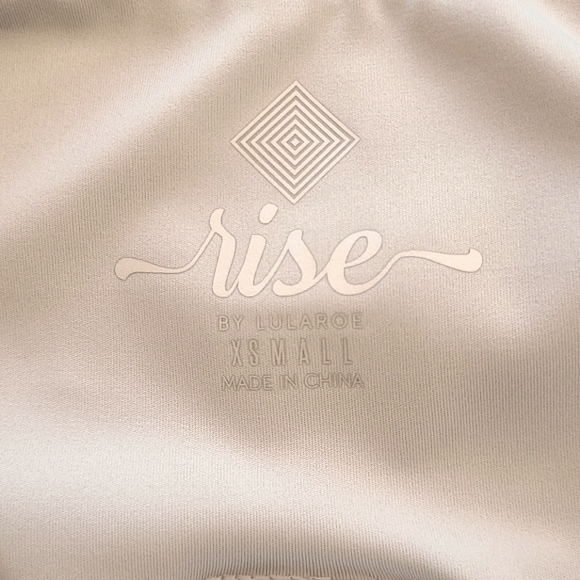 NWT LulaRoe Fearless Crop Fitness Leggings Size XS - Picture 4 of 6